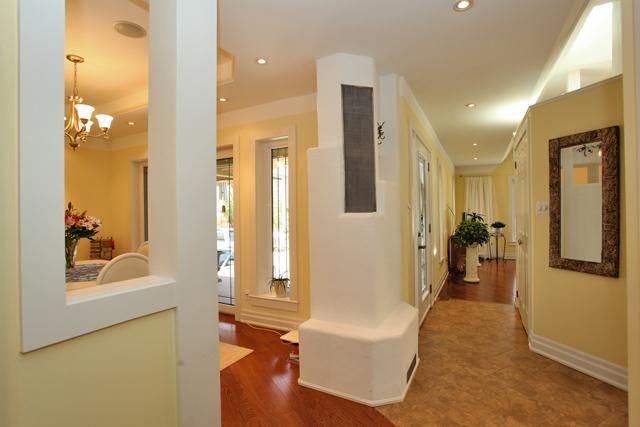 366 Winston Rd, Oakville, L6L 4W5 | Image 2