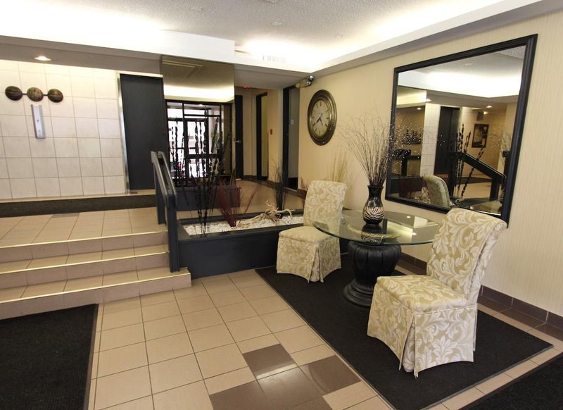 1203 - 2263 Marine Dr, Oakville, L6L 5K1 | Image 3