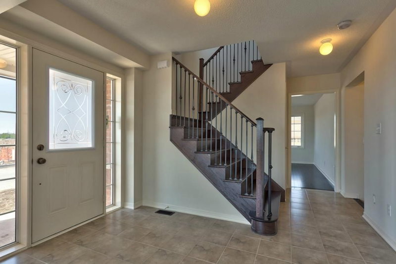 1 - 3045 Gladeside Ave, Oakville, L6M0R2 | Image 2