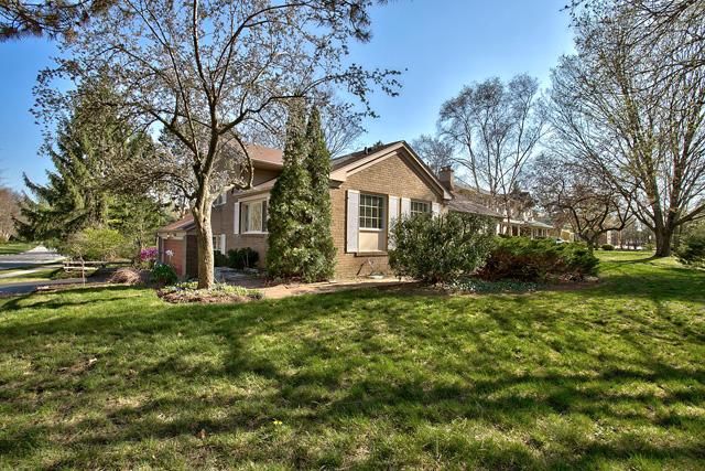 1300 Braeside Dr, Oakville, L6J2A4 | Image 2