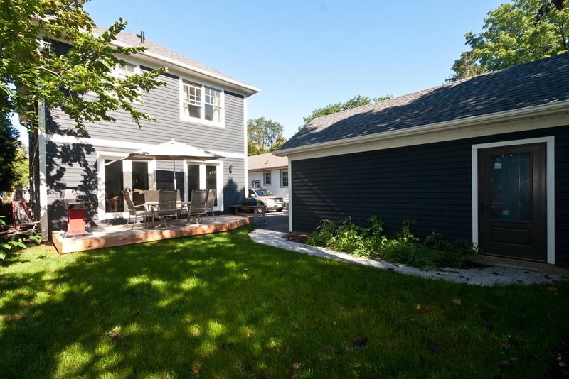 44 Head St, Oakville, L6K 1L5 | Image 2