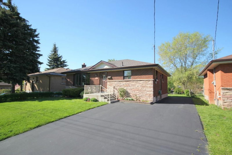 1314 Fisher Ave, Burlington, L7P 2L6 | Image 3