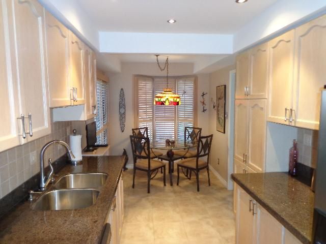 163 Romain Cres, Oakville, L6H 5A7 | Image 2