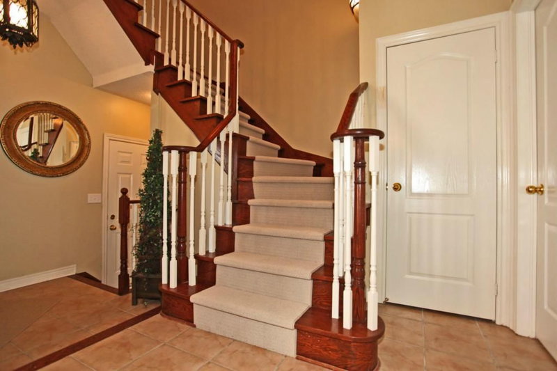 2296 Owlridge Dr, Oakville, L6M3V4 | Image 2