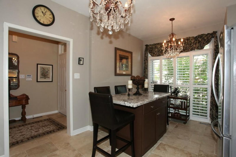 40 Chester St, Oakville, L6H 6G8 | Image 3