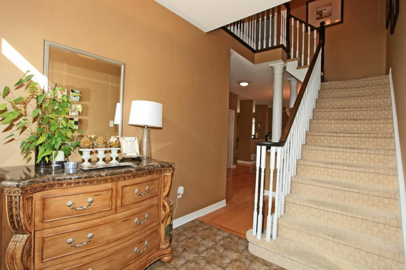 5 - 4360 Millcroft Park Dr, Burlington, L7M4T7 | Image 2