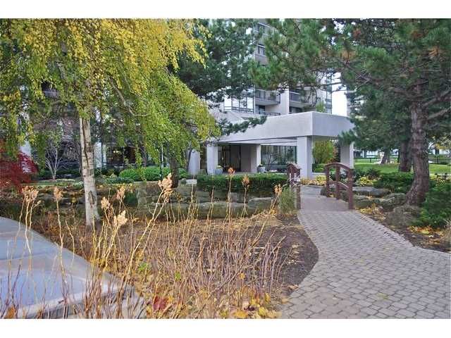 1401 - 2180 Marine Dr, Oakville, L6L 5V2 | Image 2