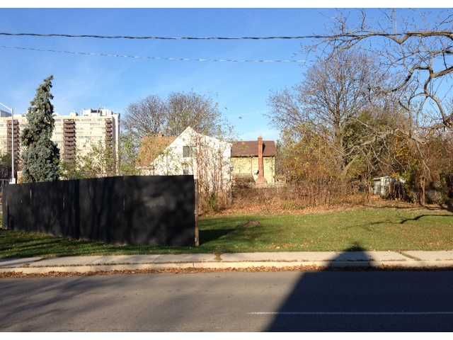 685 Brant St, Burlington, L7L 6S8 | Image 2