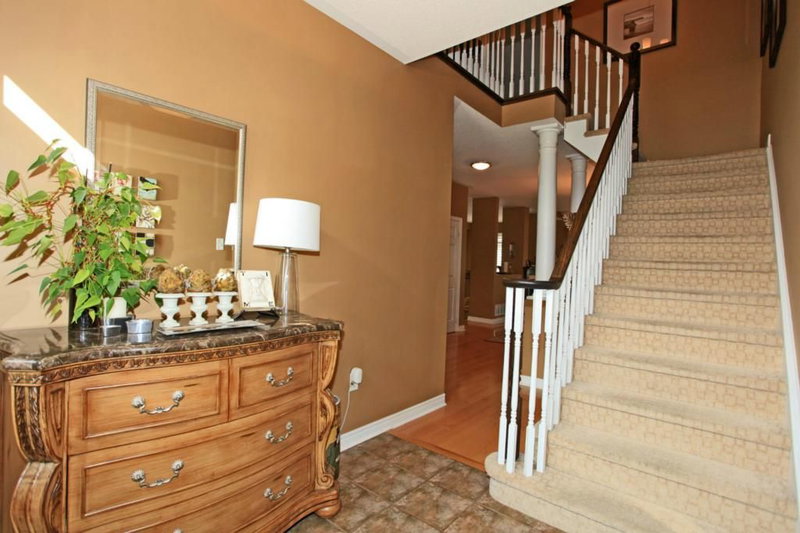 5 - 4360 Millcroft Park Dr, Burlington, L7M4T7 | Image 2