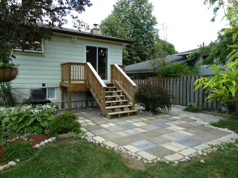 142 Osborne Cres, Oakville, L6H 1G1 | Image 2