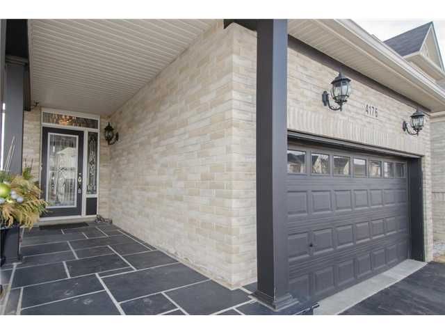 4176 Saunders Cres, Burlington, L7M 0B3 | Image 2