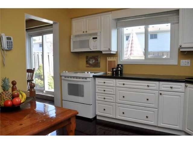 54 - 5475 Lakeshore Rd, Burlington, L7L 1E1 | Image 2