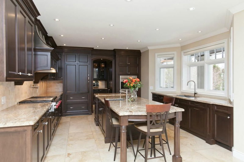 94 Byron St, Oakville, L6J 7P9 | Image 2