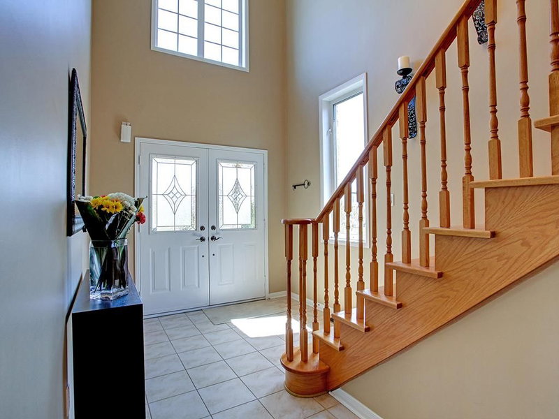 83 Atwood Ave, Halton Hills, L7G6C5 | Image 3