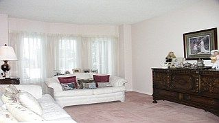 189 Martindale Ave, Oakville, L6H4H2 | Image 2