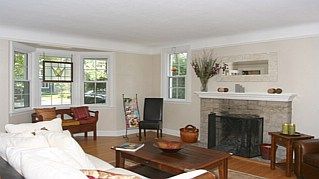 347 Douglas Ave, Oakville, L6J3S7 | Image 3