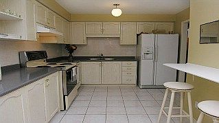 2225 Dale Ridge Dr, Oakville, L6M3L4 | Image 2