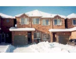 Townhouse sold at 15 Bruce Crescent, Barrie, Ontario, L4N 8T8 - Bayshore - MLS: S0400254