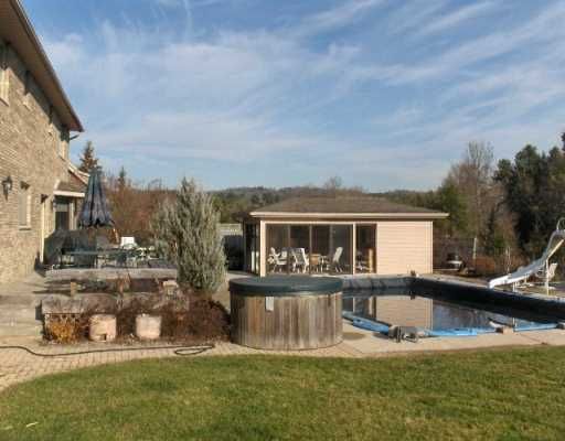 32 Cairns Blvd, Springwater, L0L 1X1 | Image 3