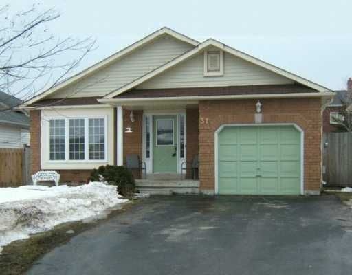 31 Harwood Dr, Barrie - Painswick North image-0-0