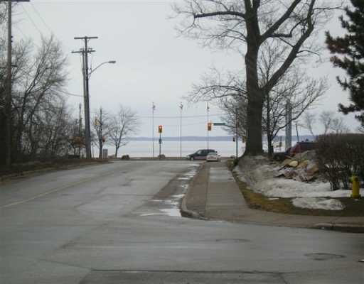 27 Victoria St, Barrie, L4N 2H5 | Image 2