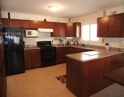 19 Falcon Cres, Barrie, L4N 0Y9 | Image 3