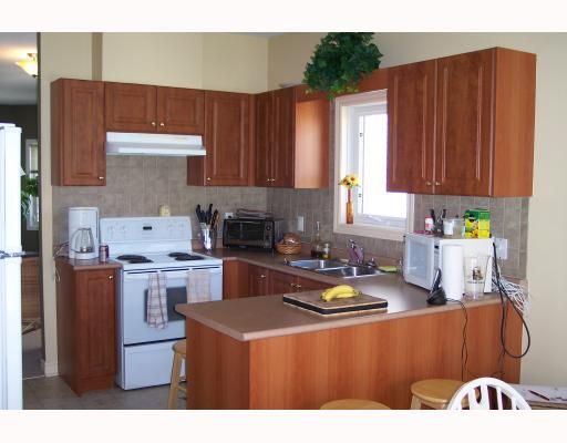 21 Silver Tr, Barrie, L4N 2S2 | Image 3