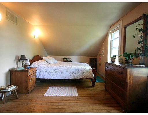 Detached House sold at 12 Victoria Street, Innisfil, Ontario, L0L 1L0 - Cookstown - MLS: S0806084