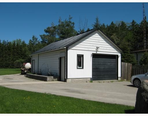 2091 Dwyer Rd, Springwater, L0L 1X0 | Image 2