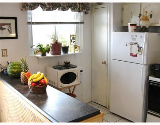 B11 - 63 Ferris Lane, Barrie, L4M 5C4 | Image 3