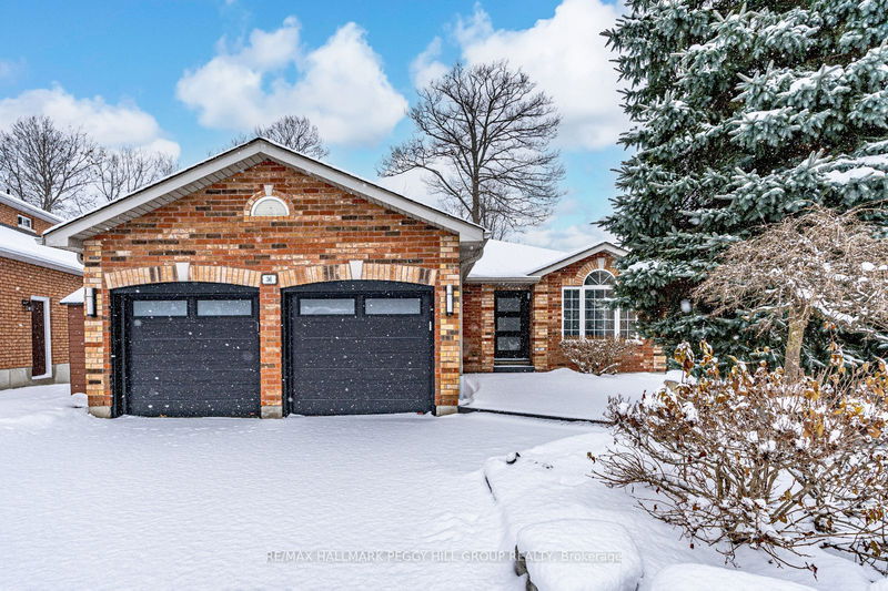 36 Glen Oak Crt, Barrie - Little Lake image-0-0