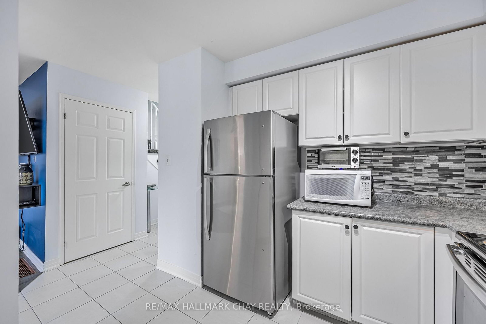 Listing Image 7