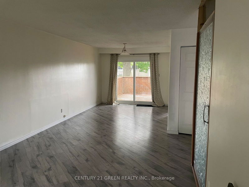home for lease on Main-6 Wall Court