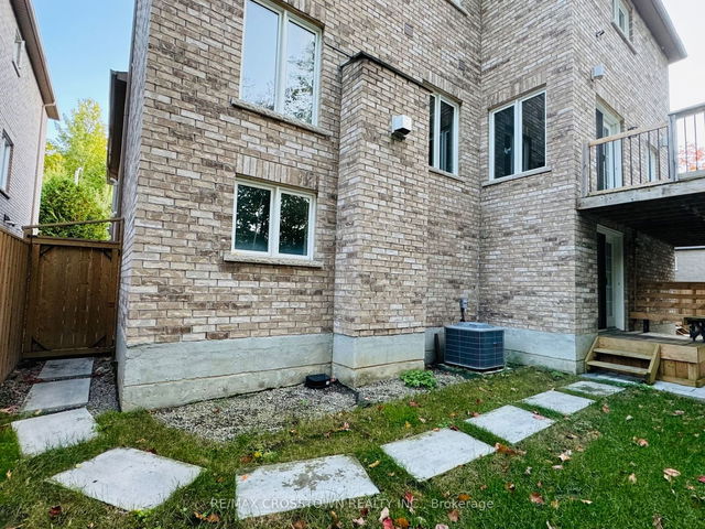 33 Camelot Square