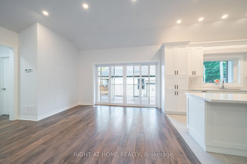 50 Breithaupt Cres, Tiny, L9M 0B2 | Image 2