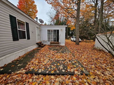26 The Boardwalk, Wasaga Beach - Wasaga Beach image-0-4
