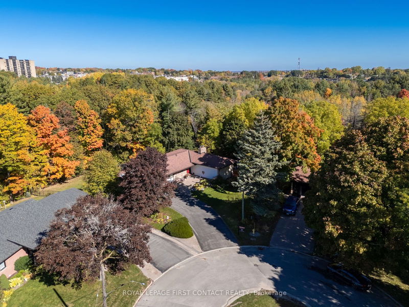 4 Brookdale Dr, Barrie - Sunnidale image-0-0