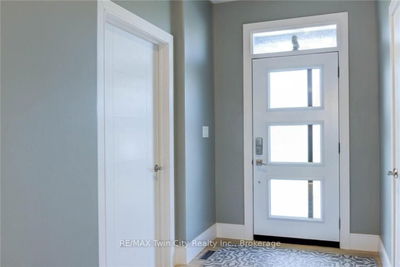 30 Lakeshore Rd, Wasaga Beach - Wasaga Beach image-0-2