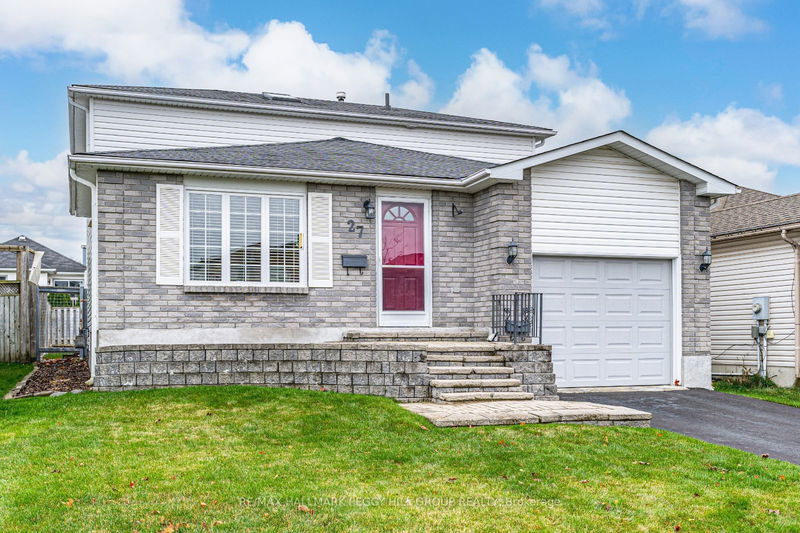 27 Waddington Cres, Barrie - Holly image-0-0