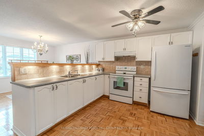 27 Waddington Cres, Barrie - Holly image-0-3