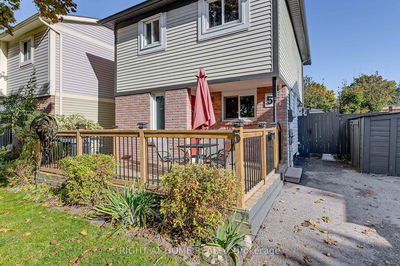 5 Dickens Dr, Barrie - Letitia Heights image-0-1