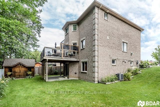 28 Shalom Way, Barrie, L4N 5X9 | Image 3