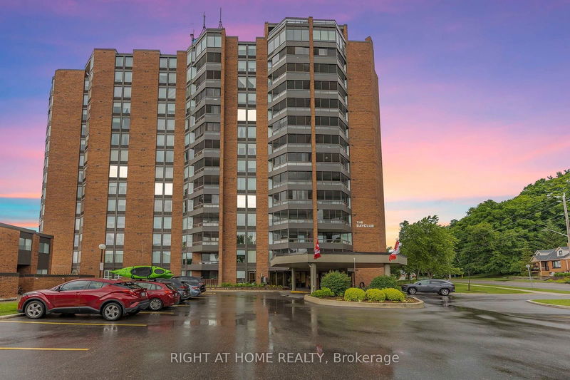 181 Collier St #304, Barrie, Ontario (MLS S10425474)