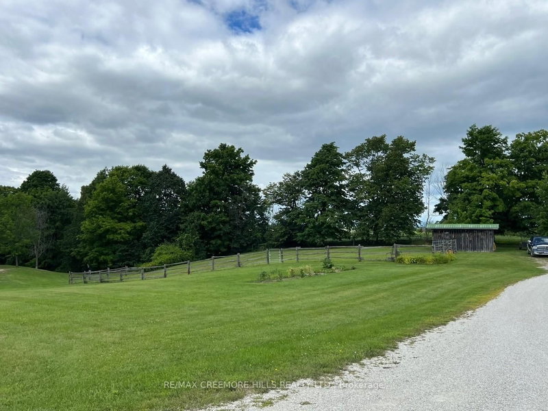 2332 Centre Line Rd, Clearview, L0M 1G0 | Image 3