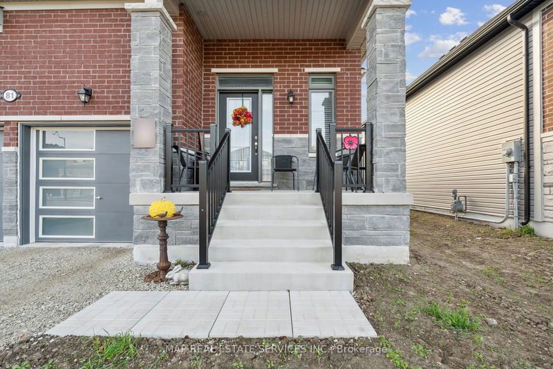 home for lease on 81 Season Crescent