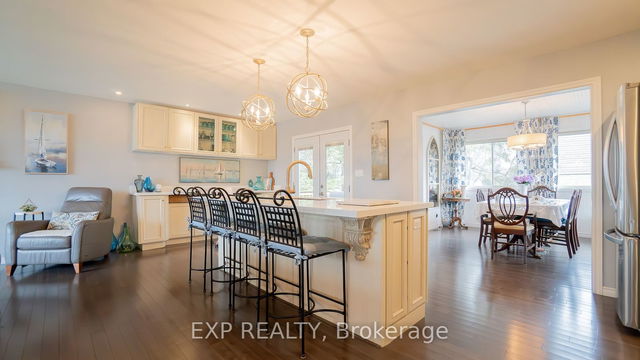 335 North Forest Crescent
