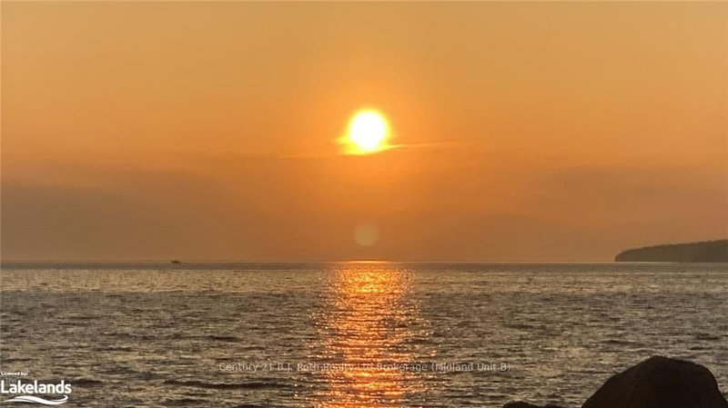 26 GLEN CEDAR Dr, Tiny, L9M 0H8 | Image 3