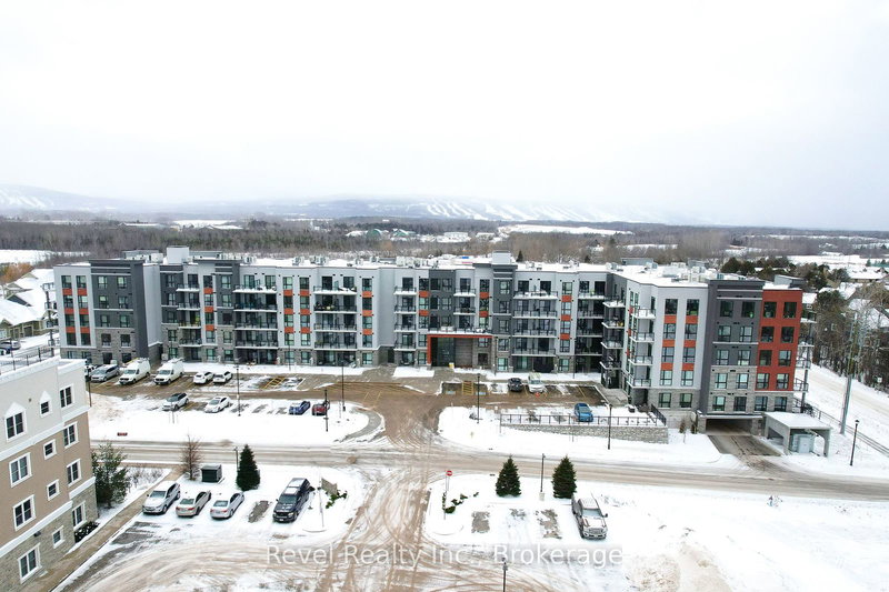 101 - 4 KIMBERLY Lane, Collingwood, L9Y 5K8 | Image 2