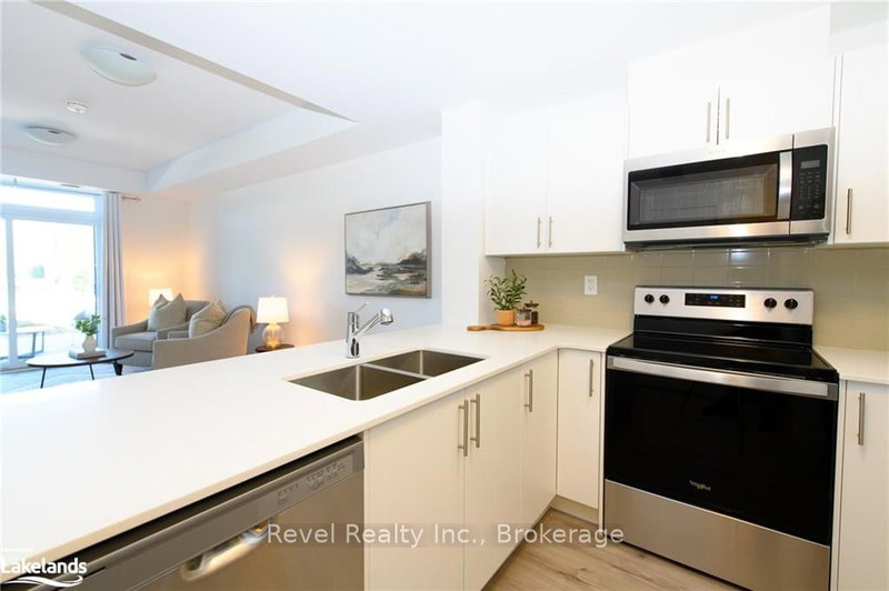 101 - 4 KIMBERLY Lane, Collingwood, L9Y 5K8 | Image 3