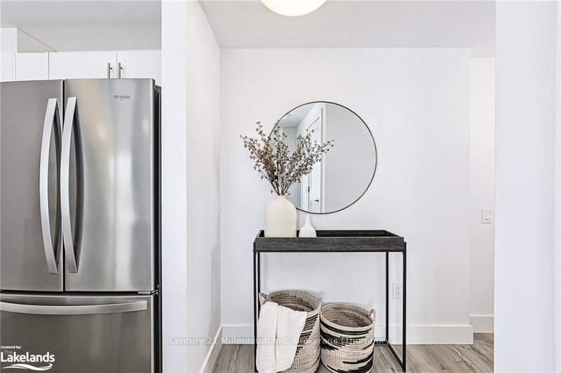 324 - 4 KIMBERLY Lane, Collingwood, L9Y 5T6 | Image 3